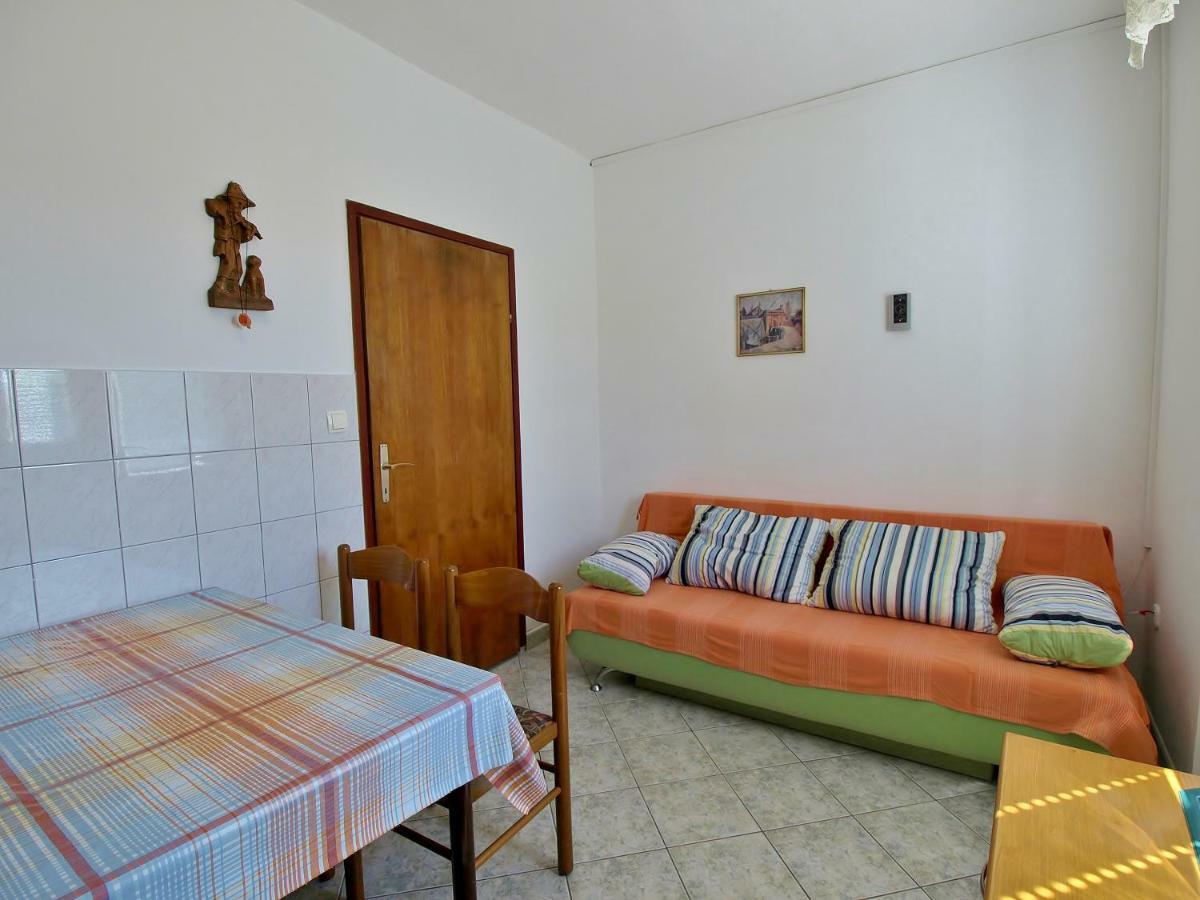 Apartmani Danijela โลปาร์ ภายนอก รูปภาพ