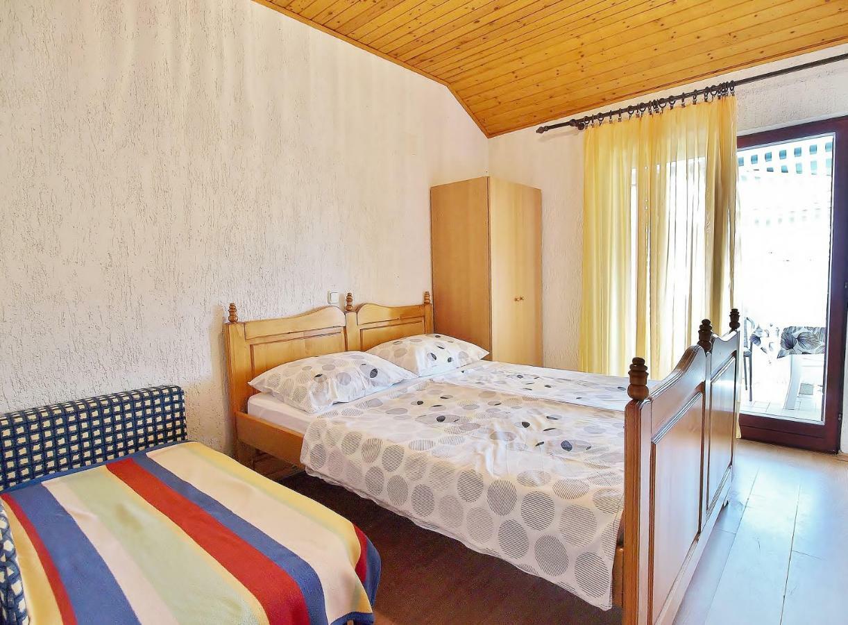 Apartmani Danijela โลปาร์ ภายนอก รูปภาพ