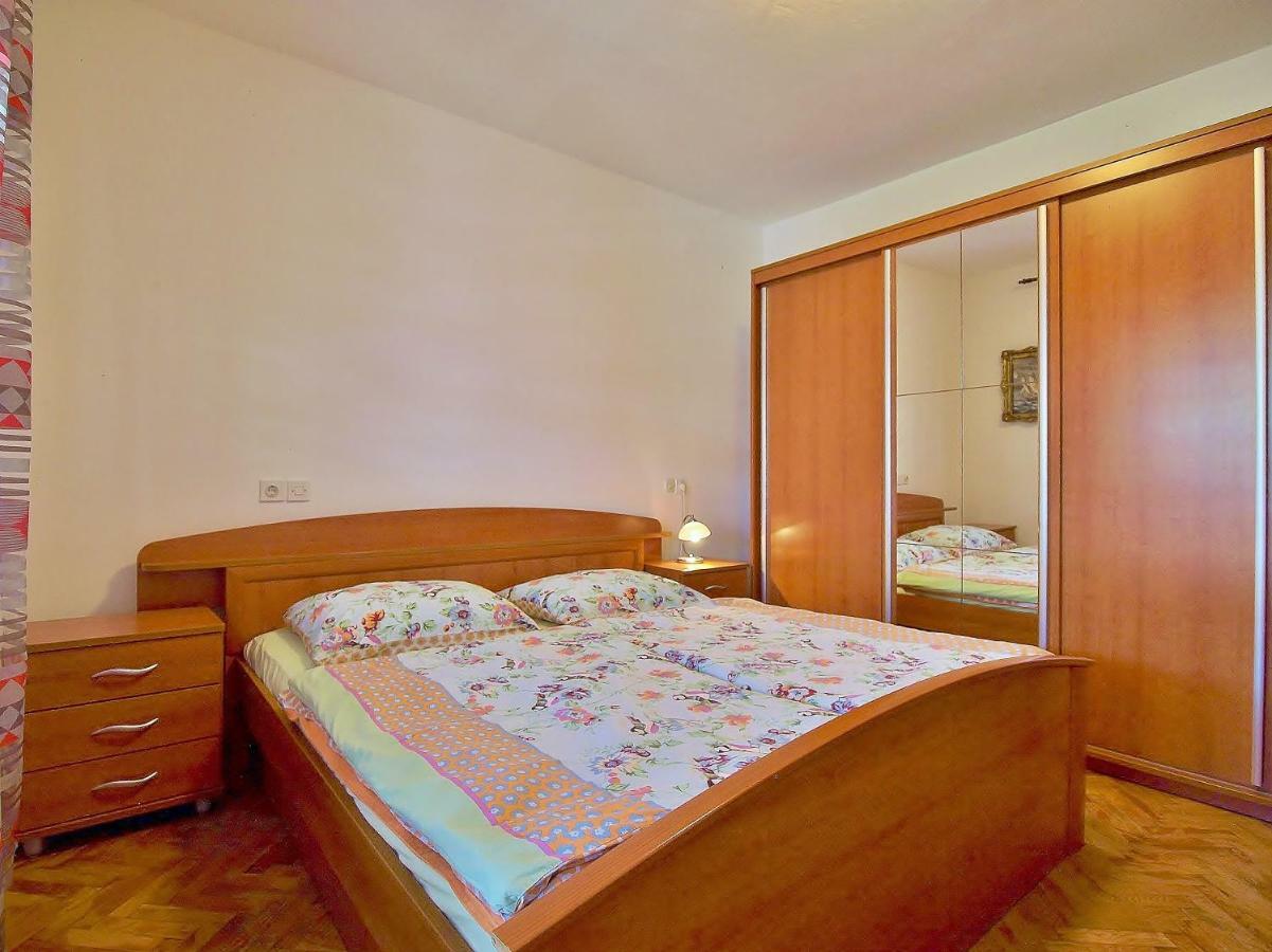 Apartmani Danijela โลปาร์ ภายนอก รูปภาพ